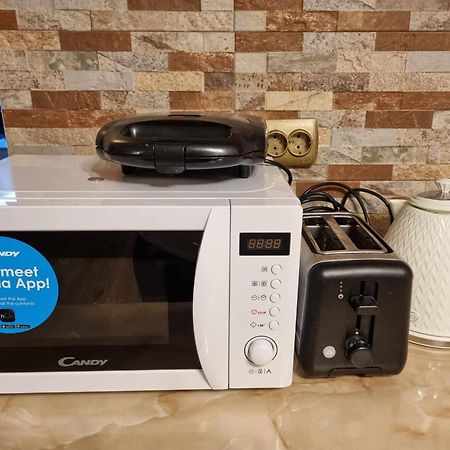 Lovely 2 Bedrooms Flat Cornelia- Central Corabia エクステリア 写真