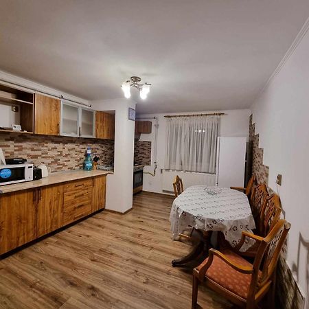 Lovely 2 Bedrooms Flat Cornelia- Central Corabia エクステリア 写真