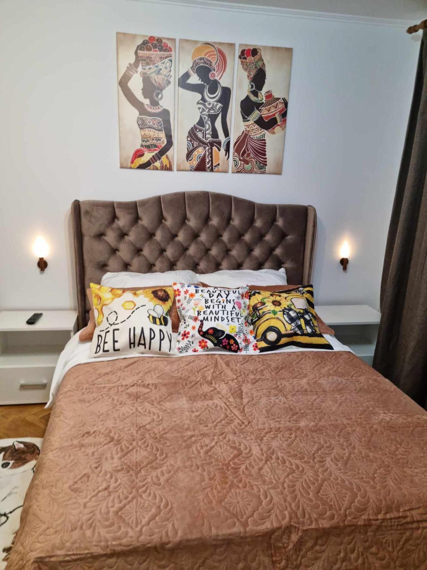 Lovely 2 Bedrooms Flat Cornelia- Central Corabia エクステリア 写真