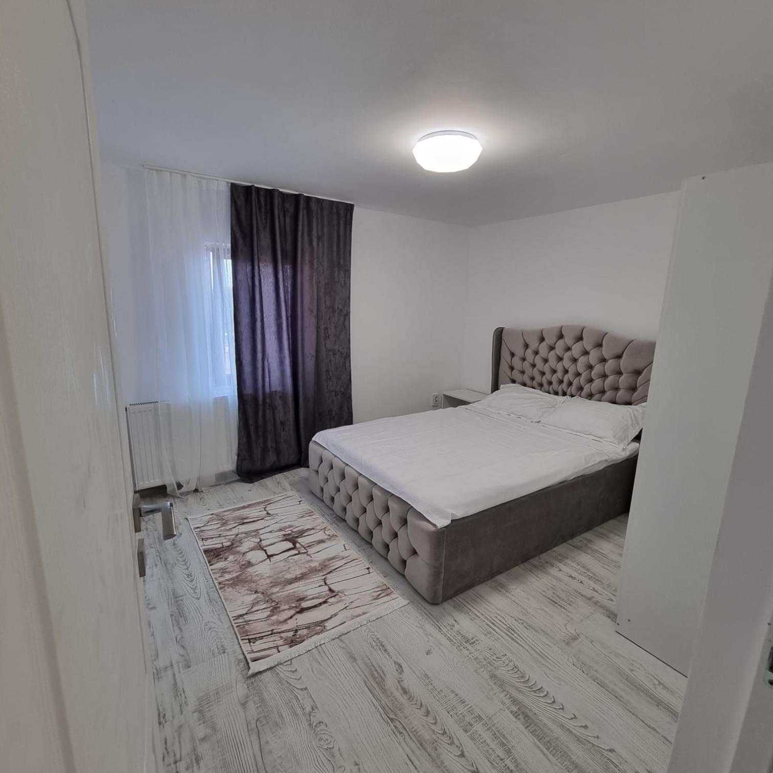 Lovely 2 Bedrooms Flat Cornelia- Central Corabia エクステリア 写真